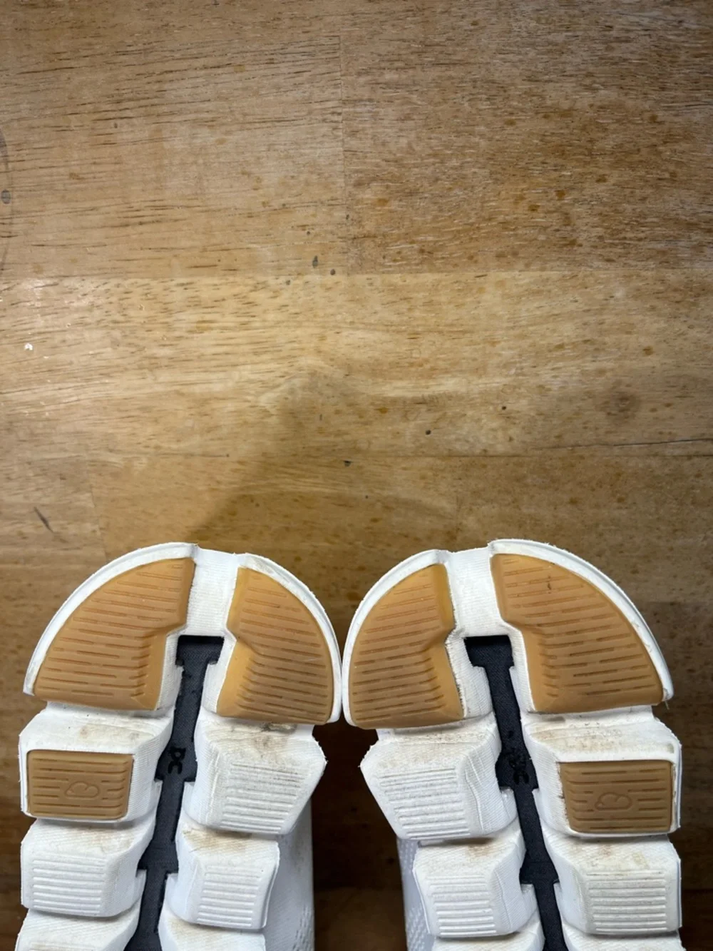 On Cloud 5 Coast LIGHTWEIGHT Womens Size 7 Running Shoes Sneakers Undyed White - Picture 9 of 12